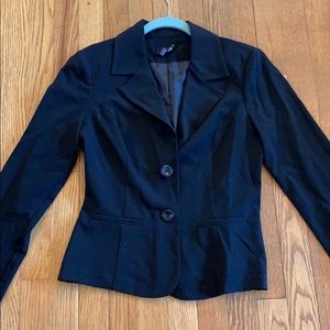 Short fitted black blazer